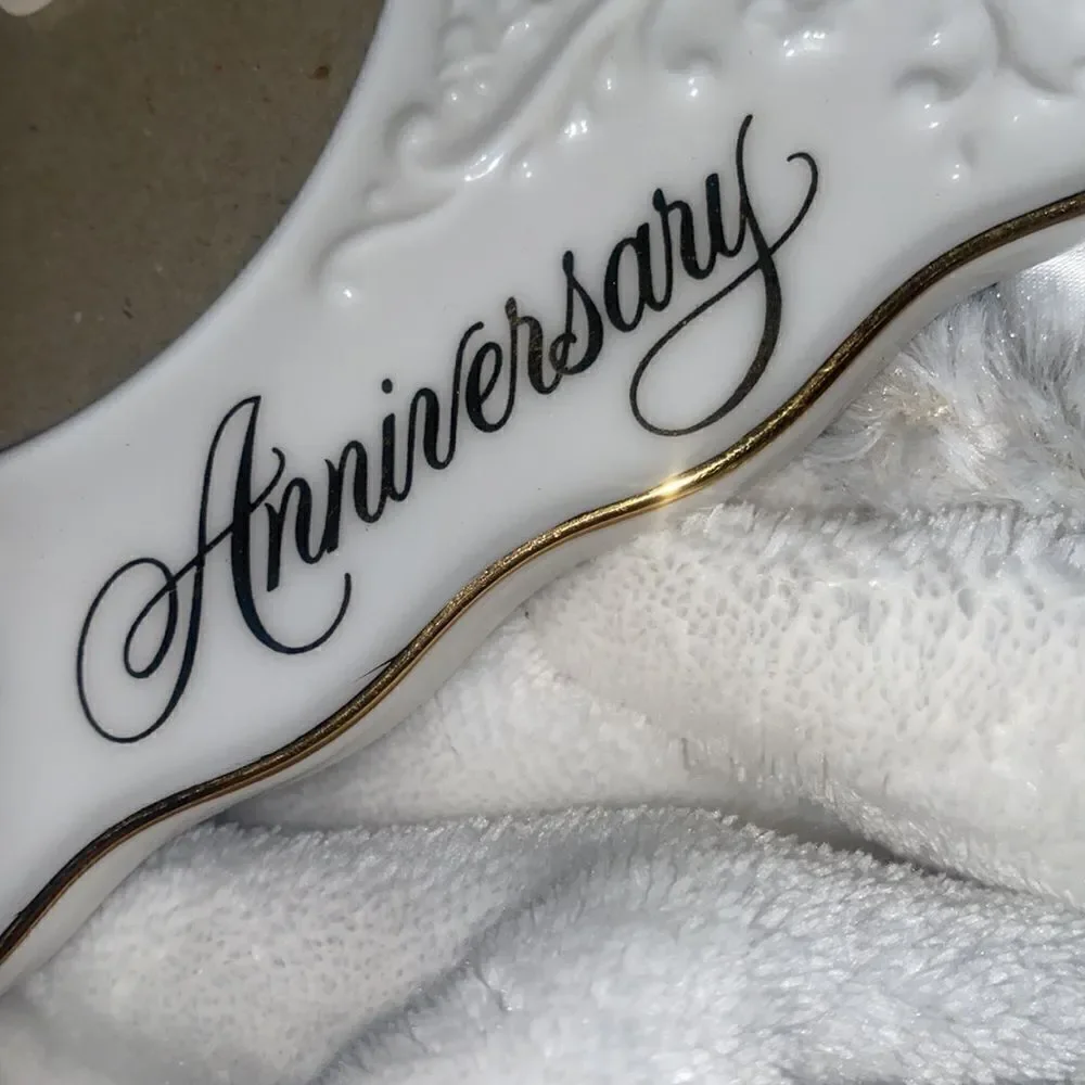 Hallmark 50th Anniversary Oval Gold Foil Ceramic Picture Frame!